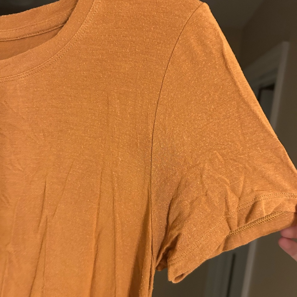 Cuddl Duds Asymmetrical Orange Size Small Short Sleeve Tee - Picture 4 of 4